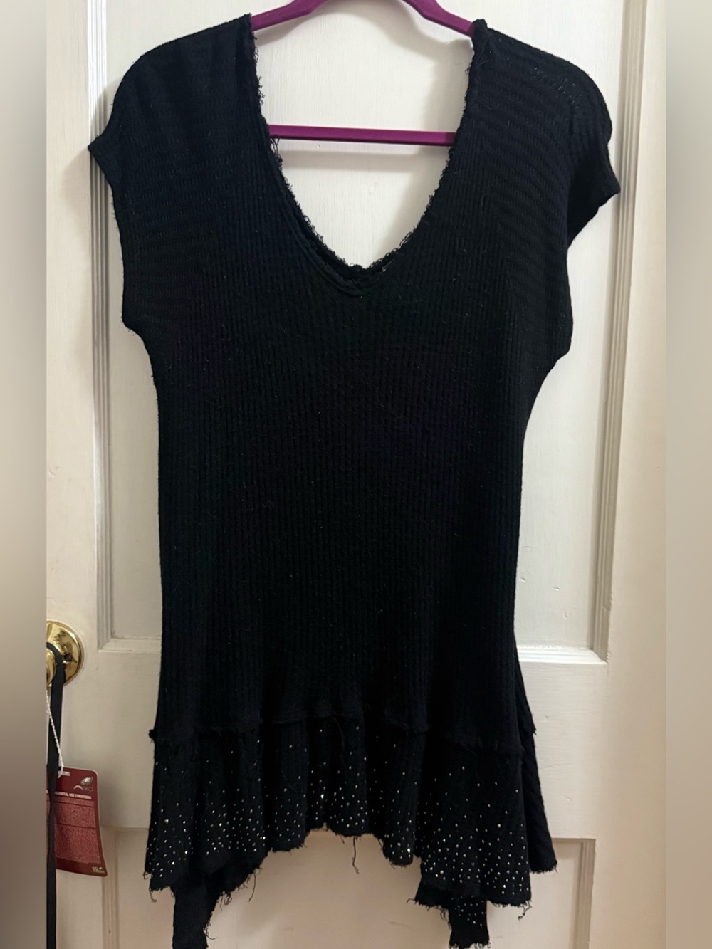 Vocal Black V-Neck Short Sleeve Knit Tunic with Ruffled Rhinestone Hem